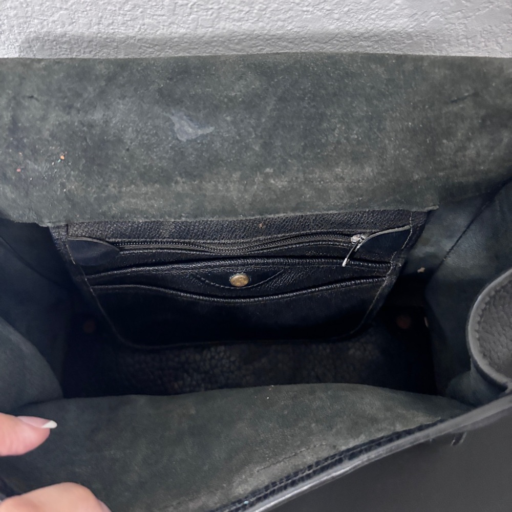 Black Vintage Dooney & Bourke crossbody - Picture 7 of 11